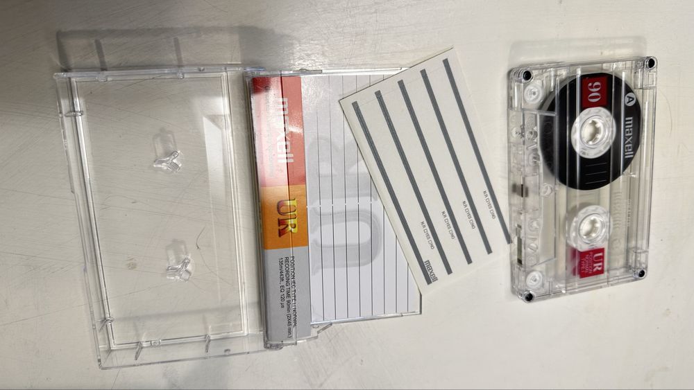 Аудиокасетки Maxell UR90