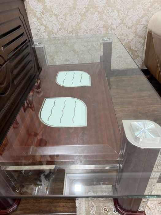 Стол стеклянный