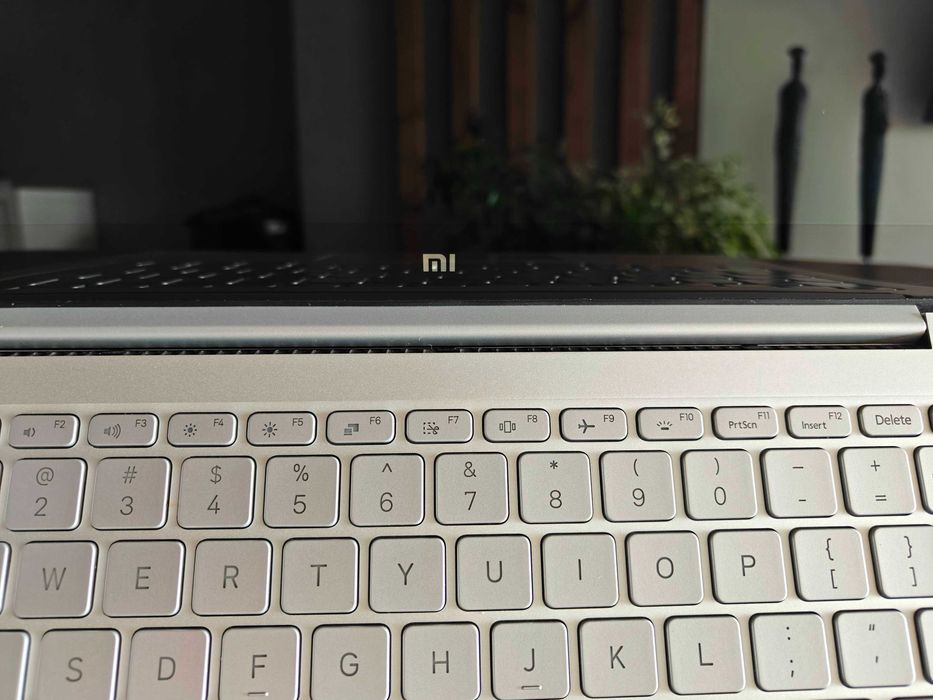 Лаптоп Xiaomi Mi Notebook Air 13.3” (i5-6200U, 8GB RAM, 256GB SSD, NVIDIA 940MX) — без зарядно