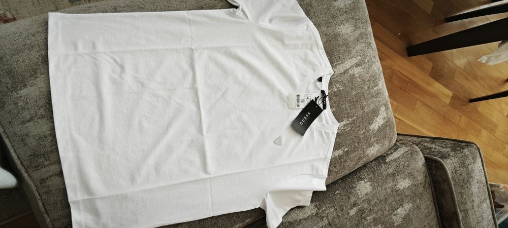 Guess  футболки новые