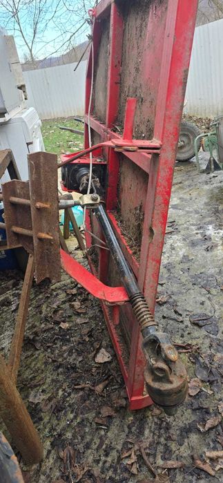 Pluguri, bilon, cositoare/tocatoare, motor pasquali 18 cai 4x4