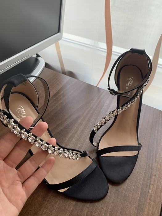 Sandale cu toc superbe cu strasuri Chi Chi London noi markmea 37