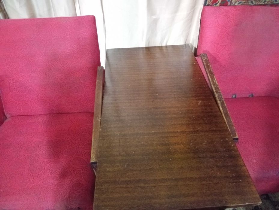 Продам журнальный-столик и 2 кресла