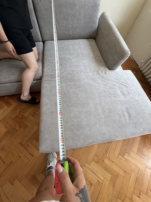 Продавам спешно диван