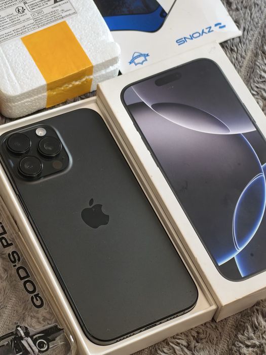 Iphone 16Pro Max 256Gb 88% 5Калъва, И 10 Протектора за Екран