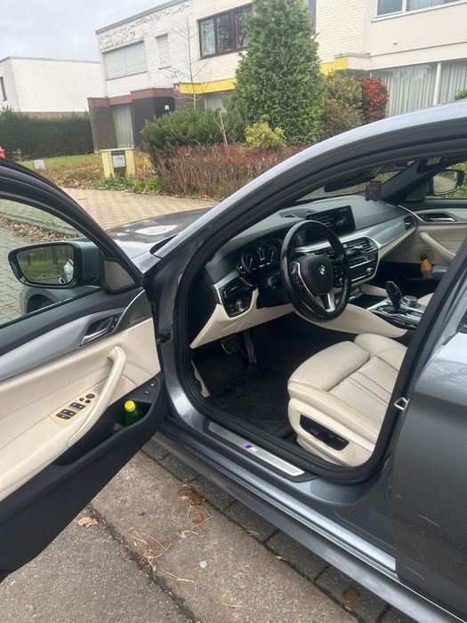 BMW seria 5 pachet M 2018 full