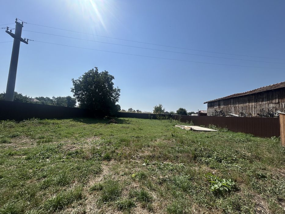 Vând casă și teren Dochia