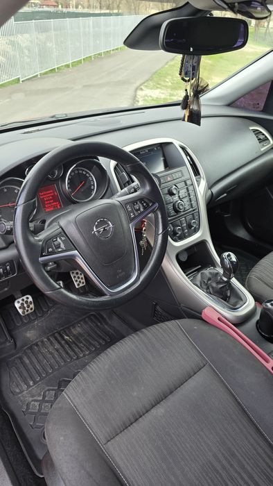 Opel Astra J 2011 1.7 diesel