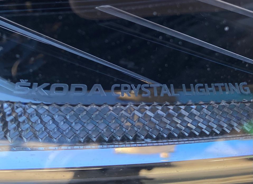 Фарове far CRYSTAL LIGHTNING фар за Шкода Октавия Skoda Octavia 4