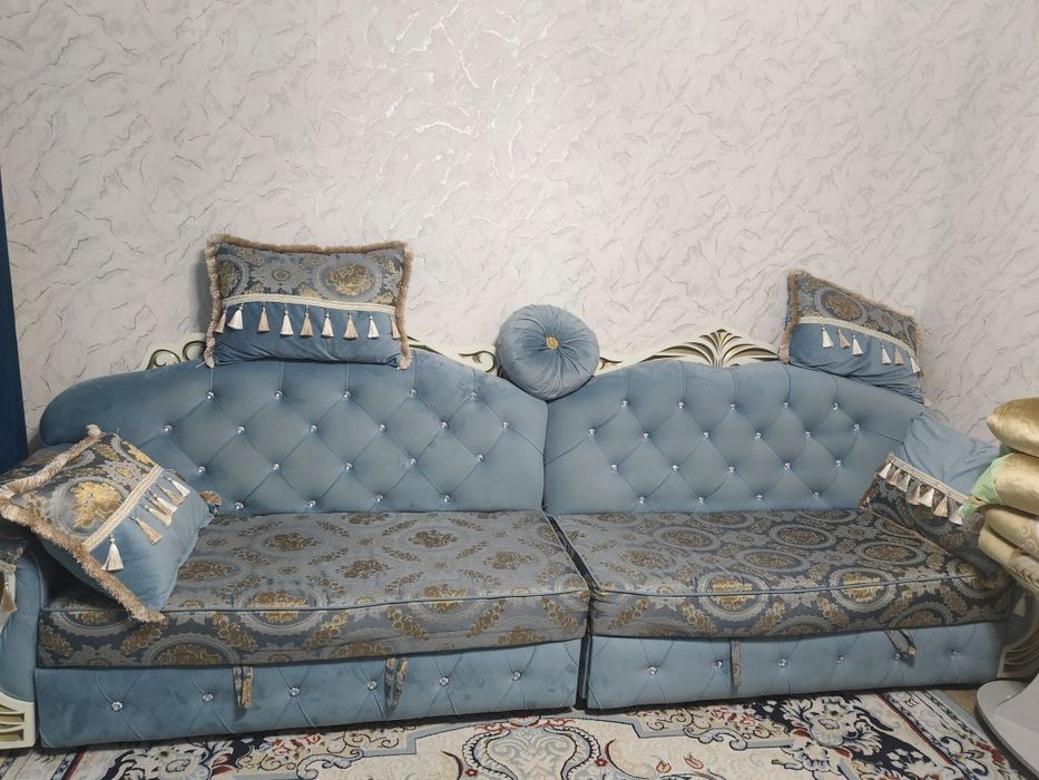 Продам Диван в хорошем состоянии