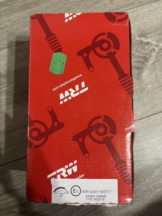 Барабанни накладки TRW за ръчна спирачка Тойота, Пежо, Ситроен, Сузуки