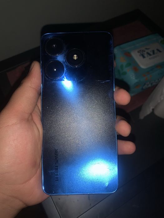 Айфон XR и Айфон 8 Текно спарк 10