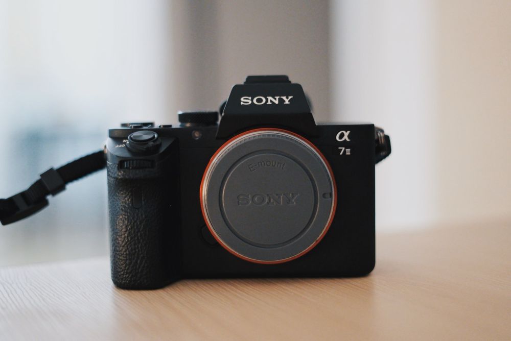 Продам Sony A7 II. + вспышка godox