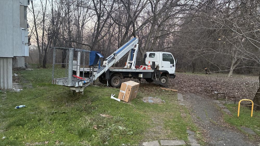 Услуги с автовишка , рязане на дървета , улици , обшивки , реклами,