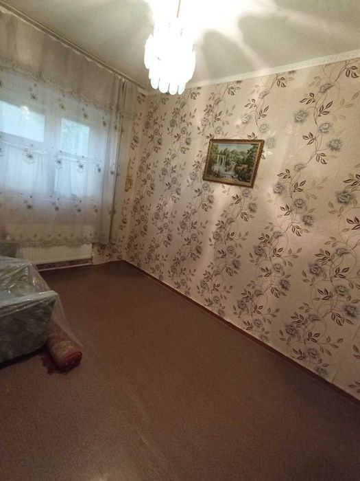 Продается 3 ком. кв. Срочно, Таш.область, Янгиюльский р-н, п.Гульбахор