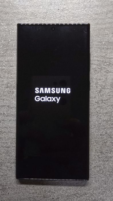 Samsung galaxy s 23 ultra 12/512 + подарък