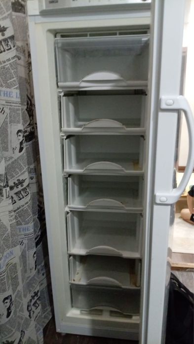 Продам морозильник