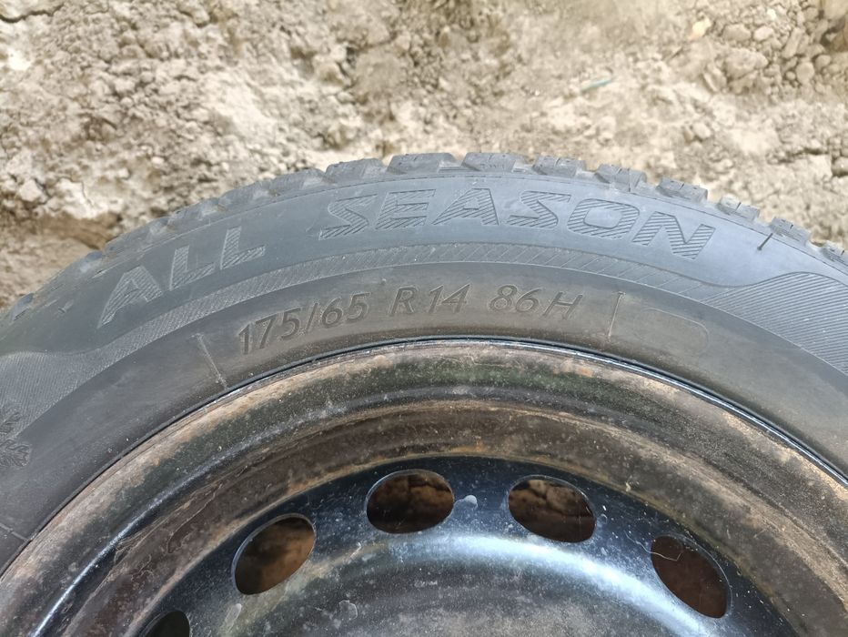 4бр.Гуми с джанти 175/65 R14 за Fiat Punto