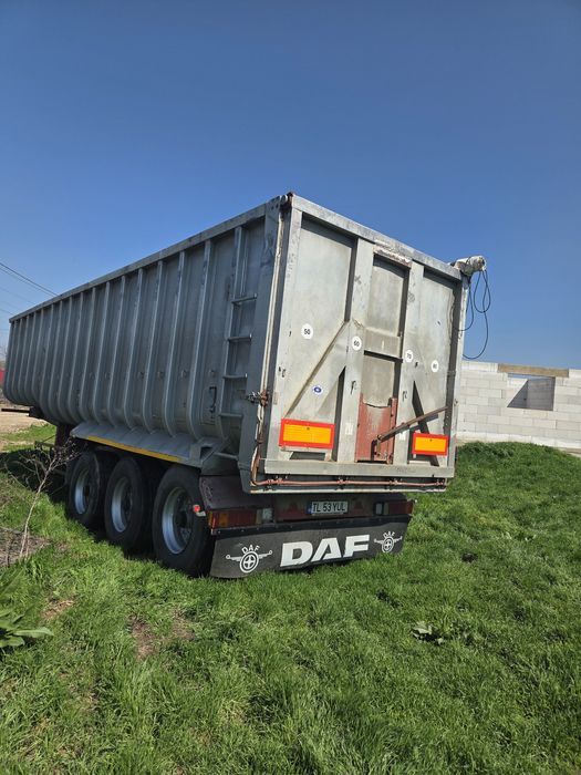 Vând remorca cereale