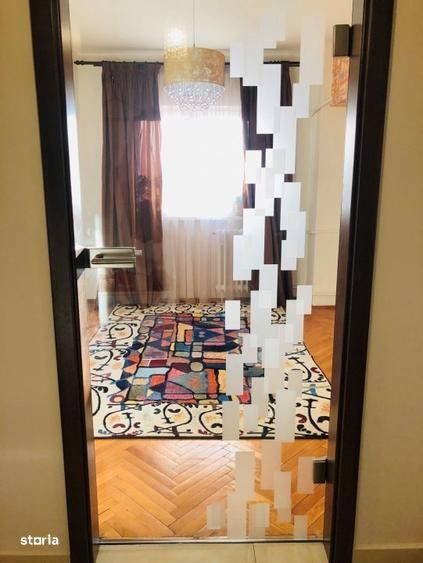 Apartament 4 camere | Calea Mosilor | Metrou 10’ | Centrala proprie
