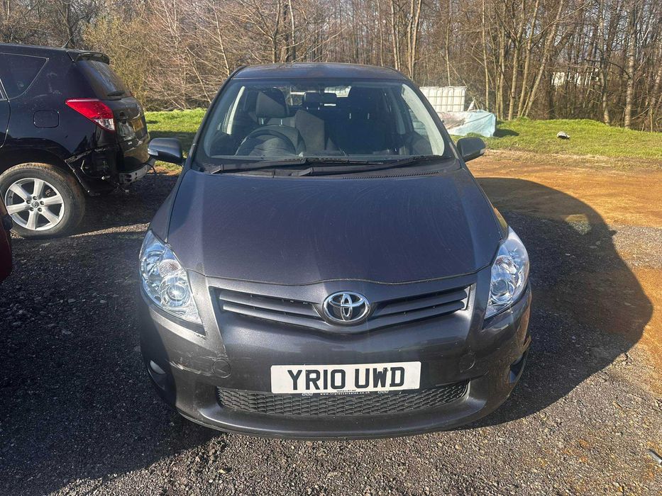 НА ЧАСТИ Toyota Auris 2010г 1.6 Valvematic – За части  132 к.с  Бензин