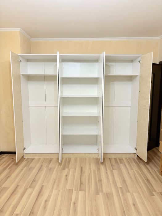 Срочно продам шкафы