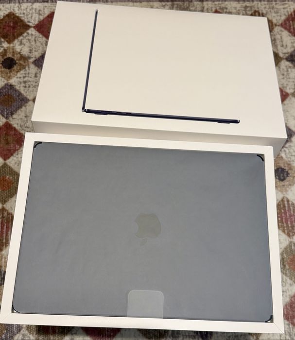 НОВ Apple Macbook Air 15,3", M5, RAM 16GB, SSD 512GB - 2026г. 2год. Гаранция