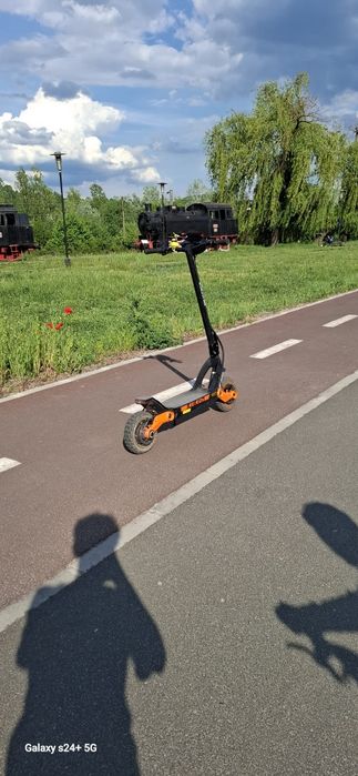 Vând trotineta electrica Kukirin G3