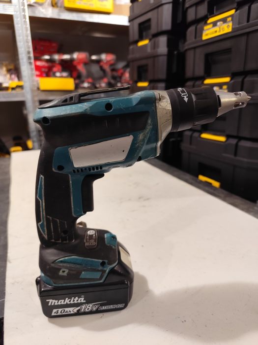 Безчетков акумулаторен винтоверт за гипсокартон Макита Makita + 4Ah