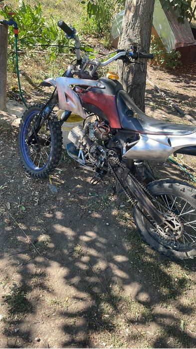 De vanzare cross
