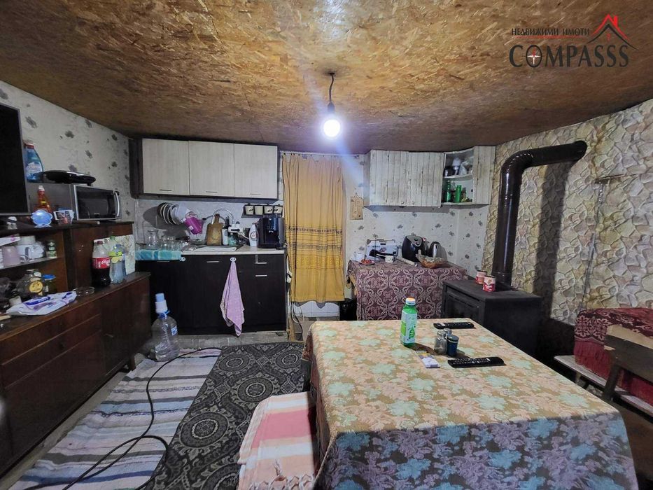 Къща с двор, с. Преселенци, Общ. Ген. Тошево - 25500евро!