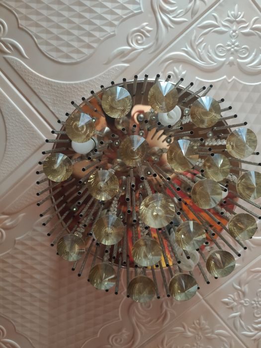 Продам люстры б/у