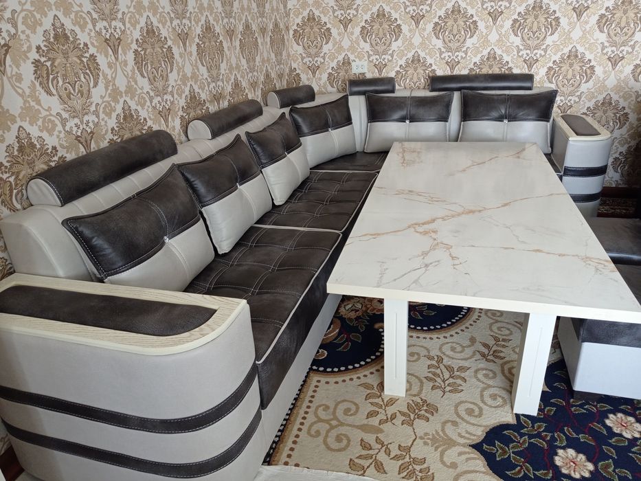 Продаётся мягкий уголок для гостиной. Оптом нархда!