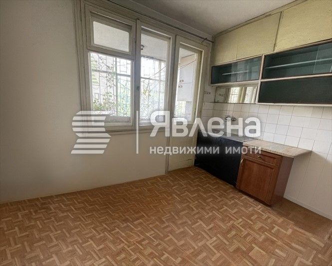 Продава се Двустаен апартамент в София, Изток - 70 кв.м за 2643 €/кв.м - Снимка #3