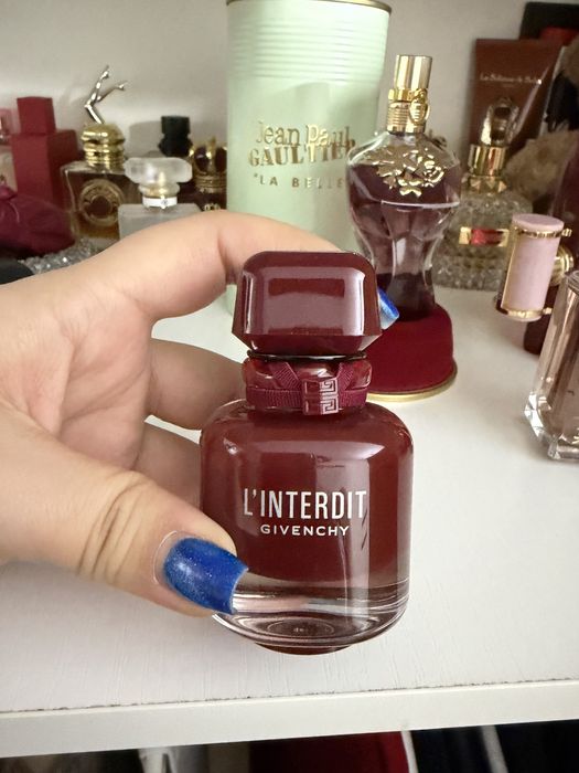 Givenchy rouge, Prada paradoxe, Francisk Kurkdjan