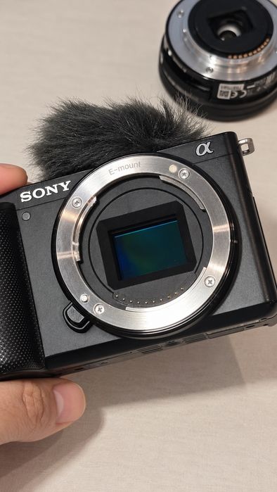 Камера Sony zv-e10 с объективом 16-50мм