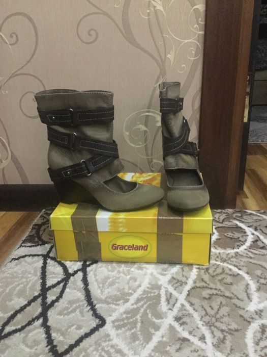 Туфли-сапожки продам