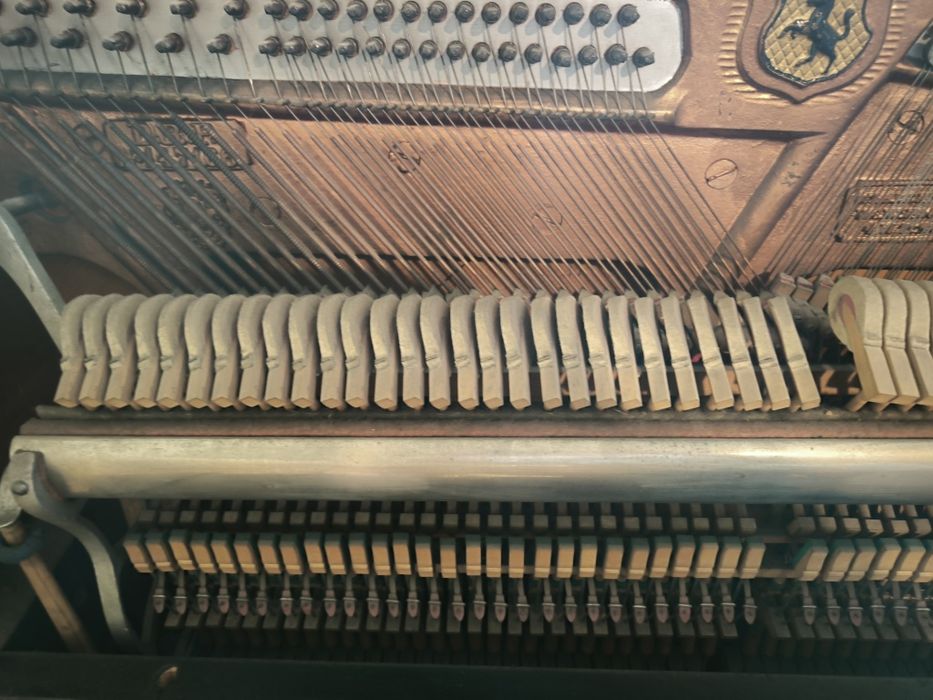 Pianină functionala vintage G. & E. Kanhäuser/N. Mischoniky