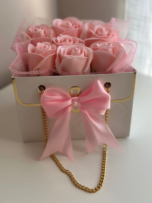 Букет от сапунени рози - подарък за празник