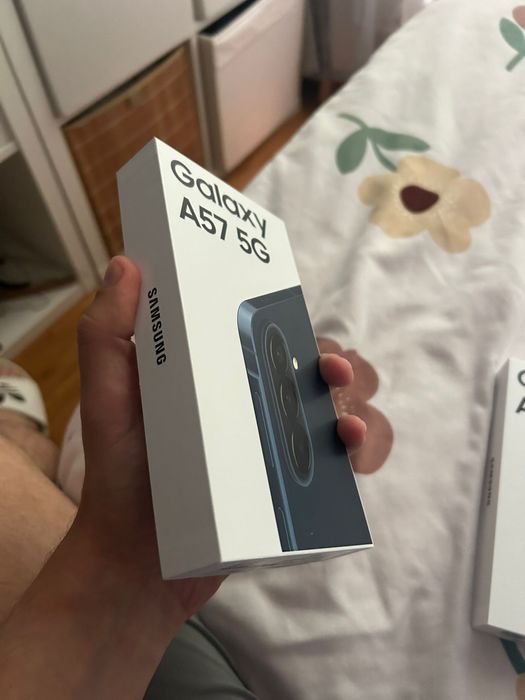 Vand 2 telefoane Samsung Galaxy A57 256 GB, noi-noute, sigilate + factura si garantie
