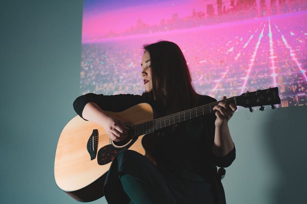 Курсы игры на гитаре и укулеле. Шымкент