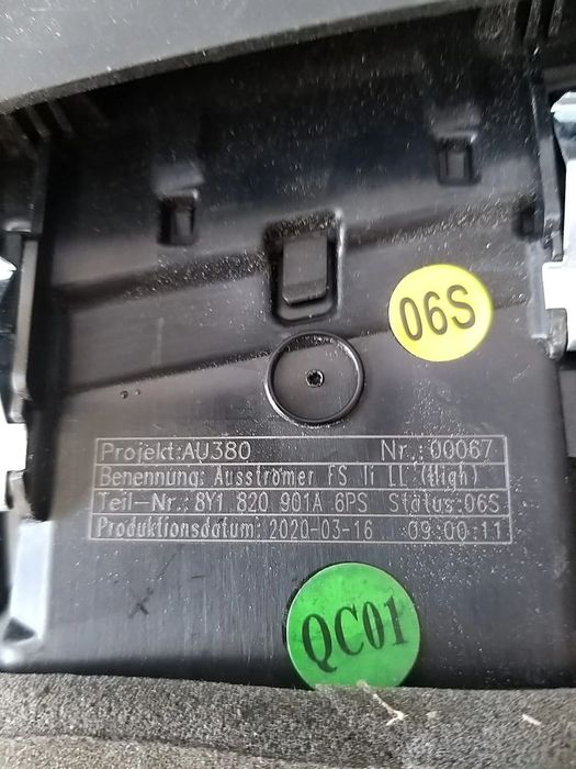 Grila ventilatie bord stanga audi a3 8y 8y1820901a