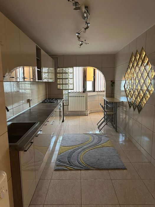 Proprietar inchiriez ap 2 camere decomandate 74 mp