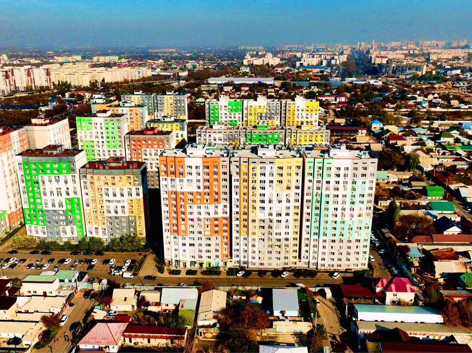 Аэрофотосъёмка , геодезист с дроном.