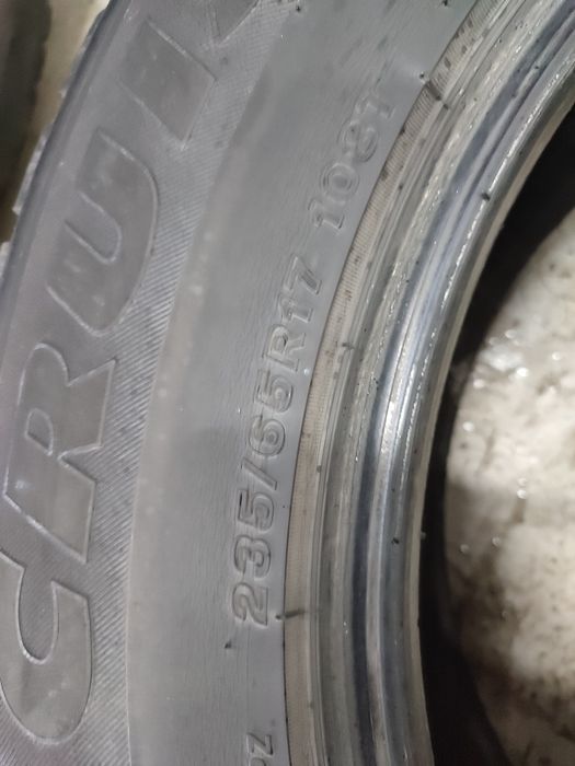 Продам комплект резины 235/65/17