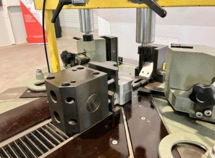 Автоматична ъглонабивна машина Pressta Eisele 2000 - Германия