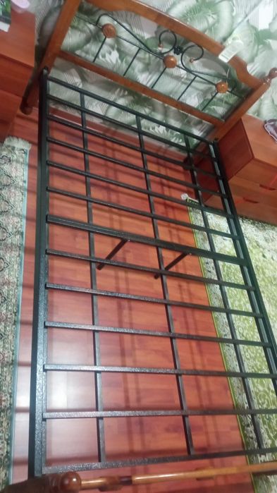 Кованая кровать и матрасы