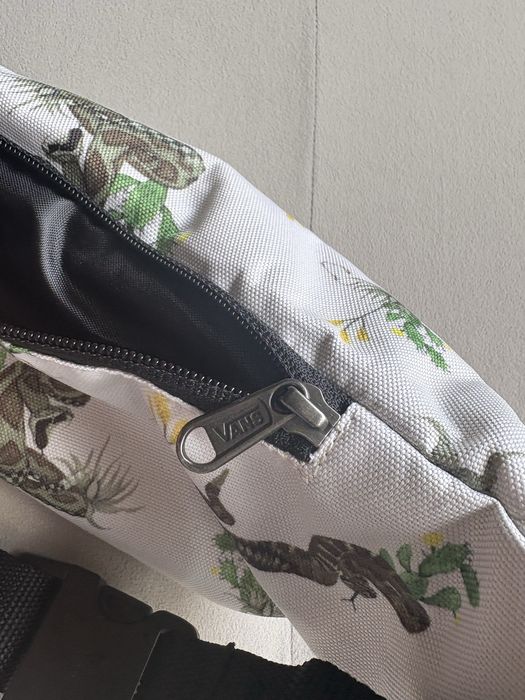 Чантичка за кръст Vans