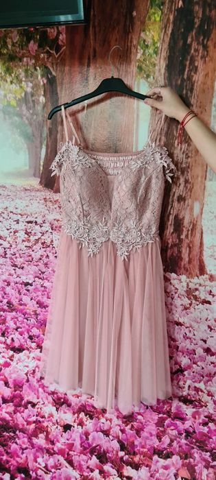 Vand rochii de ocazie!! Noi cu eticheta.