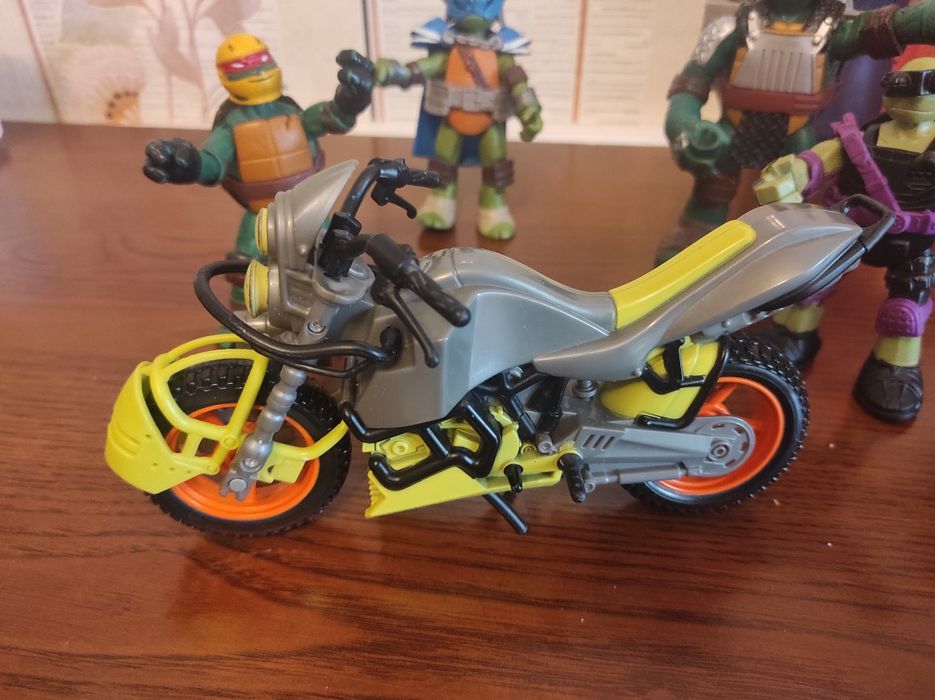 Игрушки Черепашки Ниндзя с Гоночным автомобилем